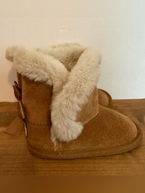BearPaw Babies Leather Booties Tan with Cream Faux Fur Infant 6-12 Months